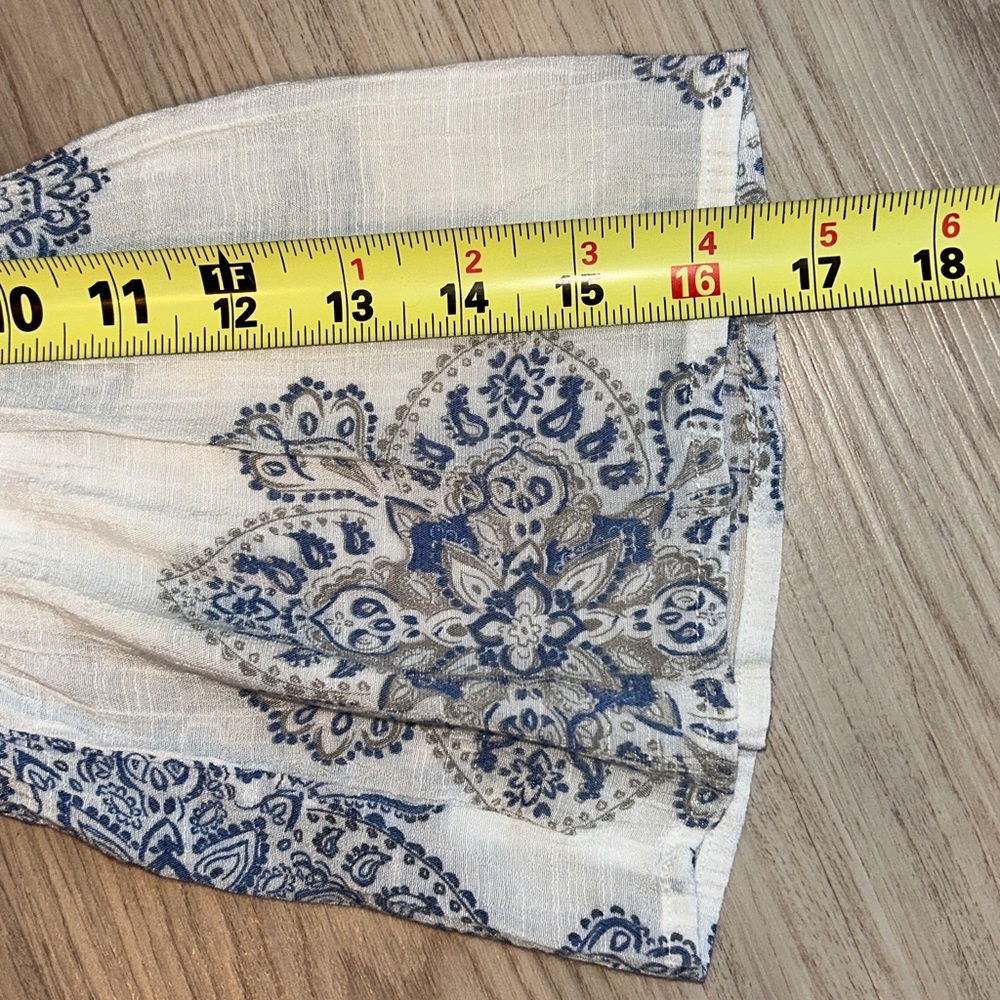 Unique Spectrum Button Ruffle S Top White Blue Floral Boho Hippie Casual - Picture 11 of 14